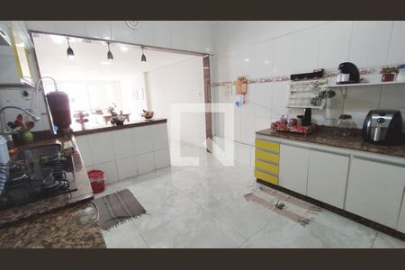 Casa à venda com 235m², 3 quartos e 4 vagas