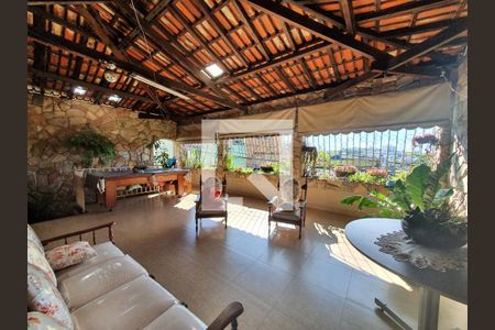 Casa à venda com 4 quartos, 290m² em União, Belo Horizonte