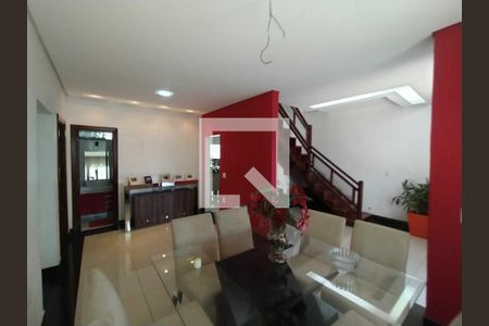 Casa à venda com 4 quartos, 189m² em Heliópolis, Belo Horizonte