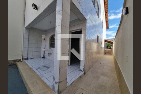 Casa à venda com 180m², 3 quartos e 4 vagas