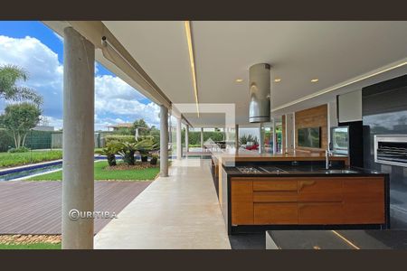 Casa de condomínio à venda com 880m², 5 quartos e 8 vagas