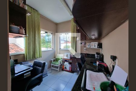 Casa à venda com 3 quartos, 200m² em Paquetá, Belo Horizonte