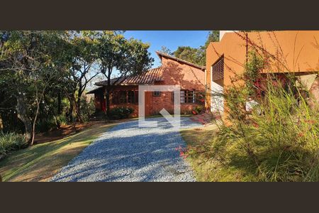 Casa de condomínio à venda com 200m², 3 quartos e 3 vagas