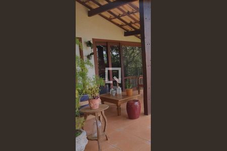 Casa de condomínio à venda com 200m², 3 quartos e 3 vagas