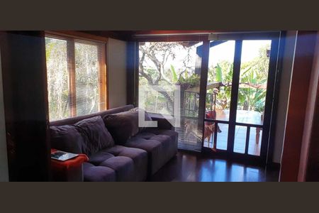 Casa de condomínio à venda com 200m², 3 quartos e 3 vagas