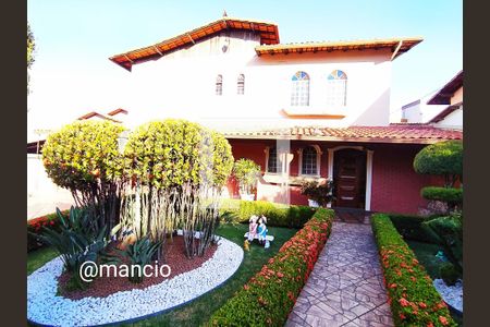 Casa à venda com 340m², 4 quartos e 6 vagas