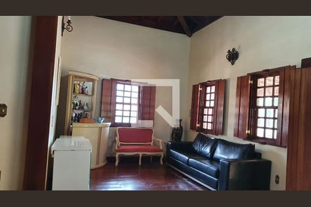 Casa de Condomínio à venda com 3 quartos, 250m² em Retiro do Chalé, Brumadinho
