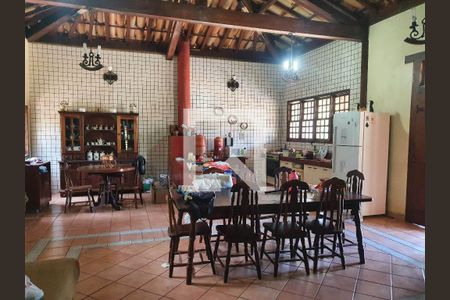 Casa de Condomínio à venda com 3 quartos, 250m² em Retiro do Chalé, Brumadinho