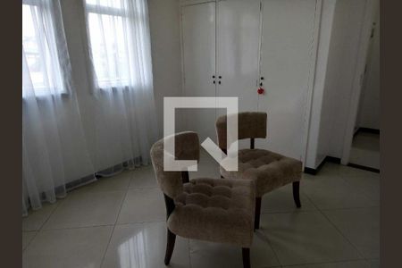 Apartamento à venda com 2 quartos, 60m² em Nova Floresta, Belo Horizonte