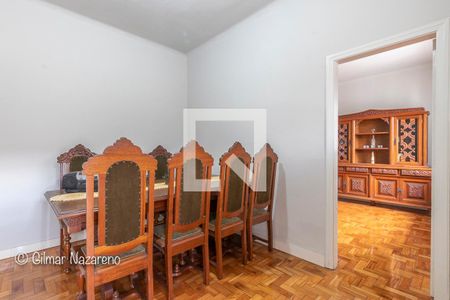 Casa à venda com 353m², 5 quartos e 7 vagas