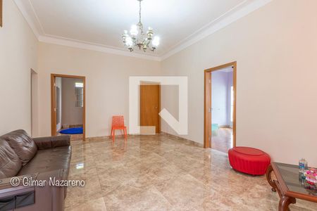 Casa à venda com 5 quartos, 353m² em Floresta, Belo Horizonte