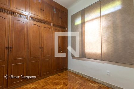 Casa à venda com 353m², 5 quartos e 7 vagas