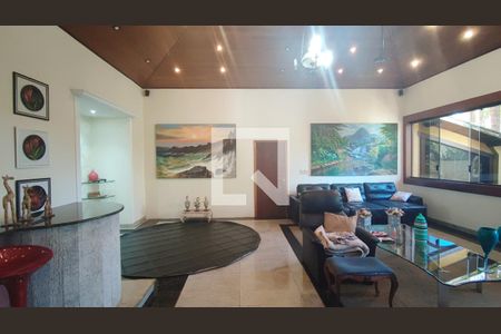 Casa à venda com 5 quartos, 1000m² em Planalto, Belo Horizonte