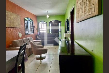 Casa à venda com 4 quartos, 212m² em Sagrada Família, Belo Horizonte