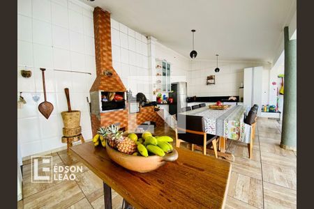 Casa à venda com 300m², 4 quartos e 2 vagas