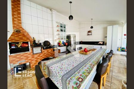 Casa à venda com 300m², 4 quartos e 2 vagas