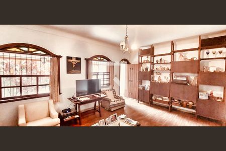 Casa à venda com 5 quartos, 400m² em Serra, Belo Horizonte