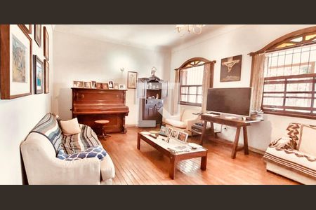 Casa à venda com 5 quartos, 400m² em Serra, Belo Horizonte