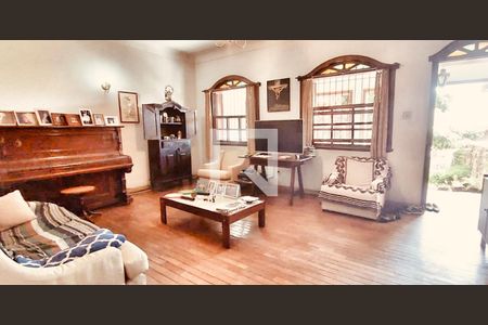 Casa à venda com 5 quartos, 400m² em Serra, Belo Horizonte