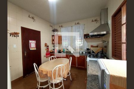 Casa à venda com 4 quartos, 281m² em Jardim Riacho das Pedras, Contagem