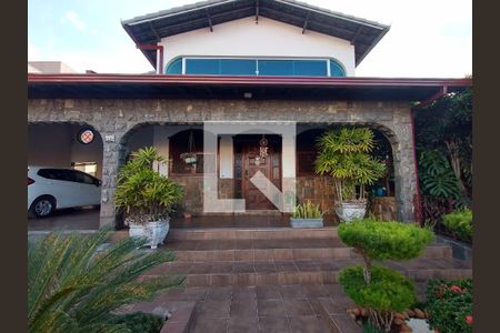 Casa à venda com 4 quartos, 281m² em Jardim Riacho das Pedras, Contagem