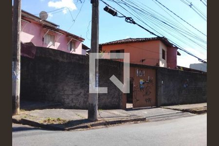 Casa à venda com 271m², 4 quartos e 4 vagas