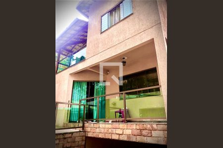 Casa à venda com 211m², 4 quartos e 2 vagas