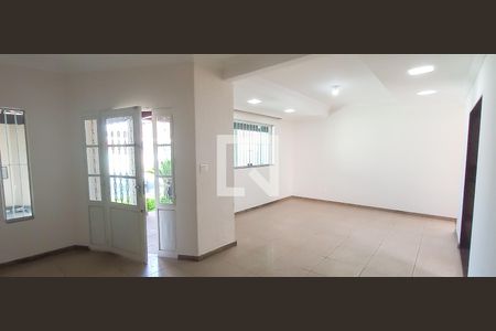 Casa à venda com 3 quartos, 400m² em Jardim Riacho das Pedras, Contagem
