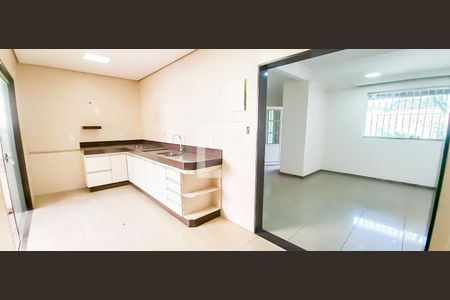 Casa à venda com 3 quartos, 400m² em Jardim Riacho das Pedras, Contagem