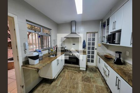 Casa à venda com 300m², 4 quartos e 3 vagas