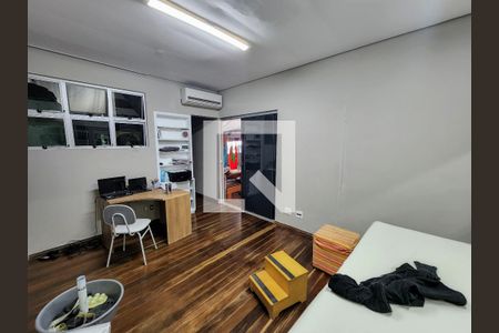 Casa à venda com 300m², 4 quartos e 3 vagas