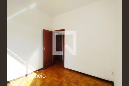 Casa à venda com 255m², 4 quartos e 2 vagas