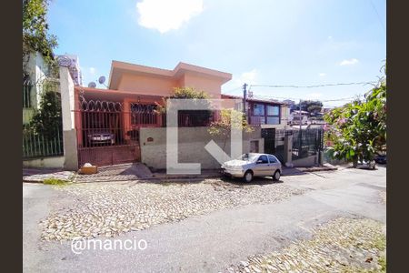 Casa à venda com 255m², 4 quartos e 2 vagas