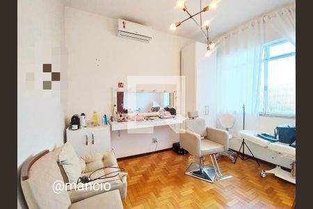 Casa à venda com 255m², 4 quartos e 2 vagas