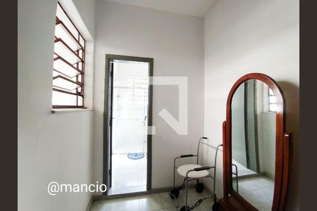 Casa à venda com 255m², 4 quartos e 2 vagas