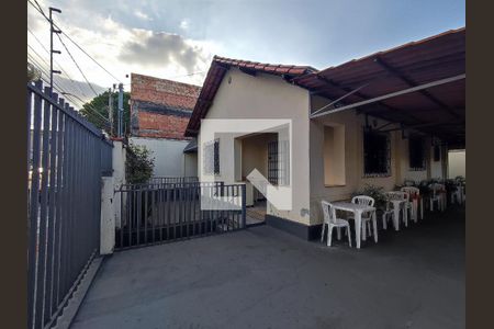 Casa à venda com 75m², 3 quartos e 2 vagas Casa à venda com 75m², 3 quartos e 2 vagasÁrea Externa