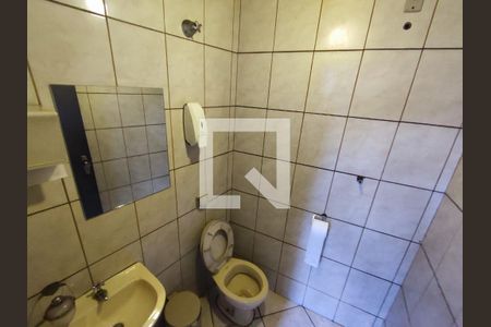 Casa à venda com 75m², 3 quartos e 2 vagas Casa à venda com 75m², 3 quartos e 2 vagasBanheiro de Serviço