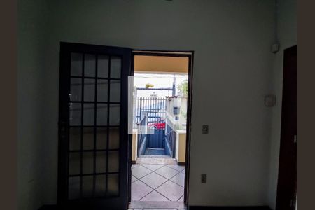 Casa à venda com 75m², 3 quartos e 2 vagas Casa à venda com 75m², 3 quartos e 2 vagasHall