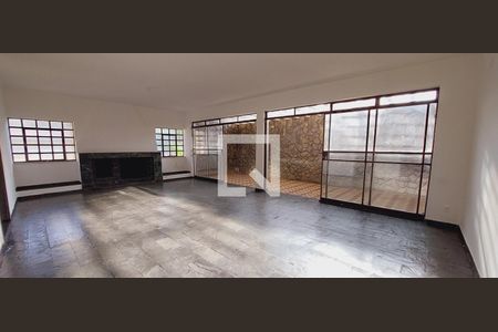 Casa à venda com 4 quartos, 455m² em Bandeirantes, Belo Horizonte