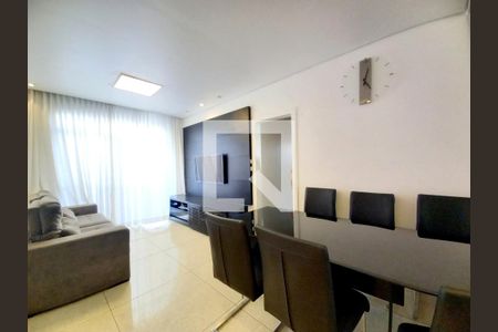 Apartamento à venda com 3 quartos, 153m² em Heliópolis, Belo Horizonte