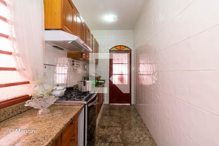 Casa à venda com 3 quartos, 200m² em Copacabana, Belo Horizonte