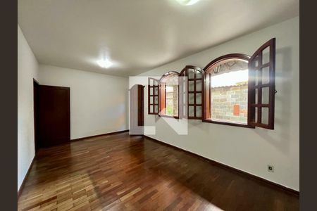 Casa à venda com 4 quartos, 570m² em Palmares, Belo Horizonte