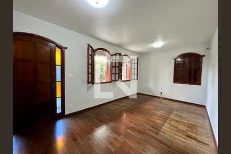 Casa à venda com 4 quartos, 570m² em Palmares, Belo Horizonte