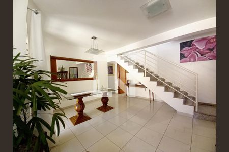 Apartamento à venda com 5 quartos, 210m² em Castelo, Belo Horizonte