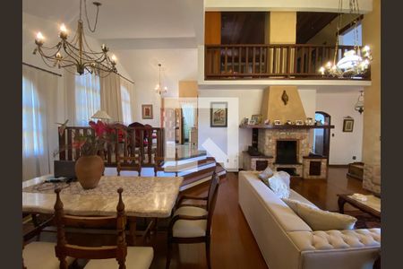 Casa à venda com 4 quartos, 350m² em Belvedere, Belo Horizonte