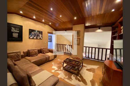 Casa à venda com 4 quartos, 350m² em Belvedere, Belo Horizonte