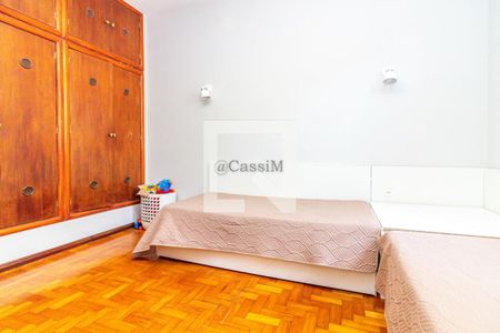 Casa para alugar com 5 quartos, 266m² em Sagrada Família, Belo Horizonte