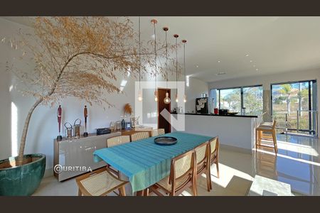 Casa de condomínio à venda com 560m², 4 quartos e 10 vagas