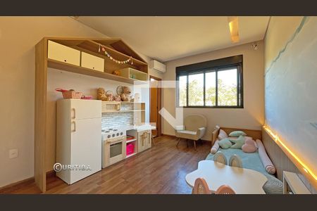 Casa de condomínio à venda com 560m², 4 quartos e 10 vagas