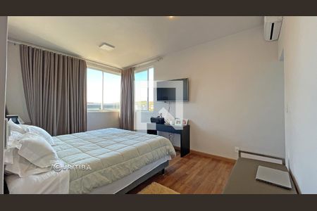 Casa de condomínio à venda com 560m², 4 quartos e 10 vagas